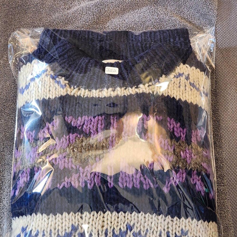 Vintage Landivar Iburg Wool Sweater Unisex XL Navy Purple Handmade in Ecuador - Picture 9 of 9